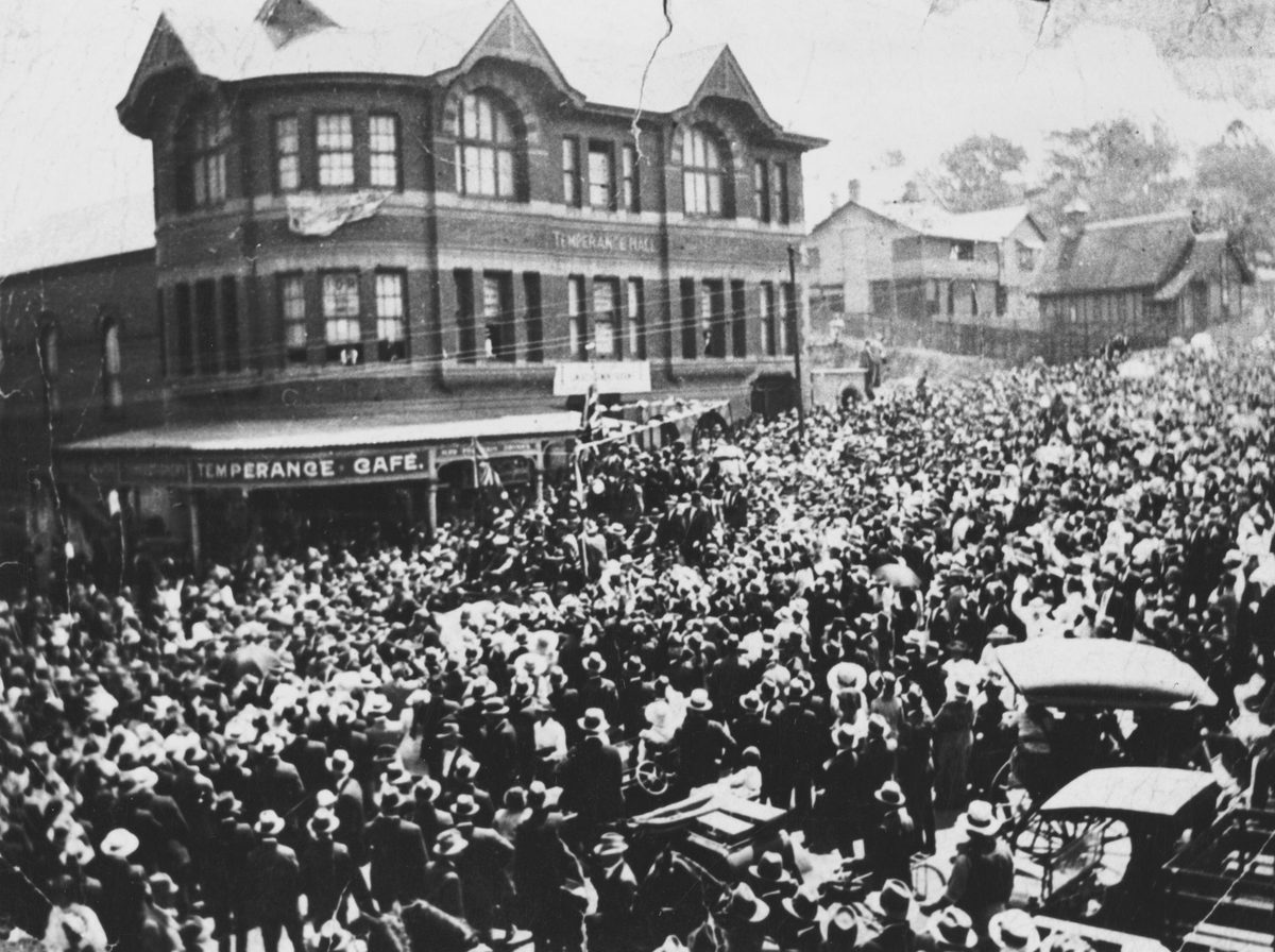 Procession for the Prime Minister William Hughes during his visit to Brisbane, 1917