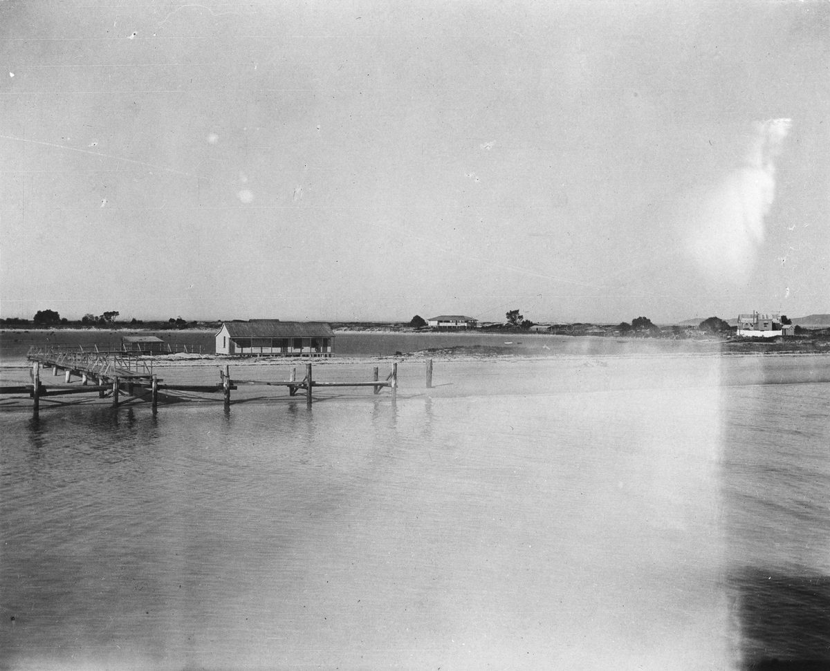 Jetty and beach at South Passage, Moreton Island, 1913