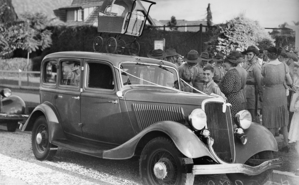 Bridal car outside the Nundah Presbyterian Church, March 1940