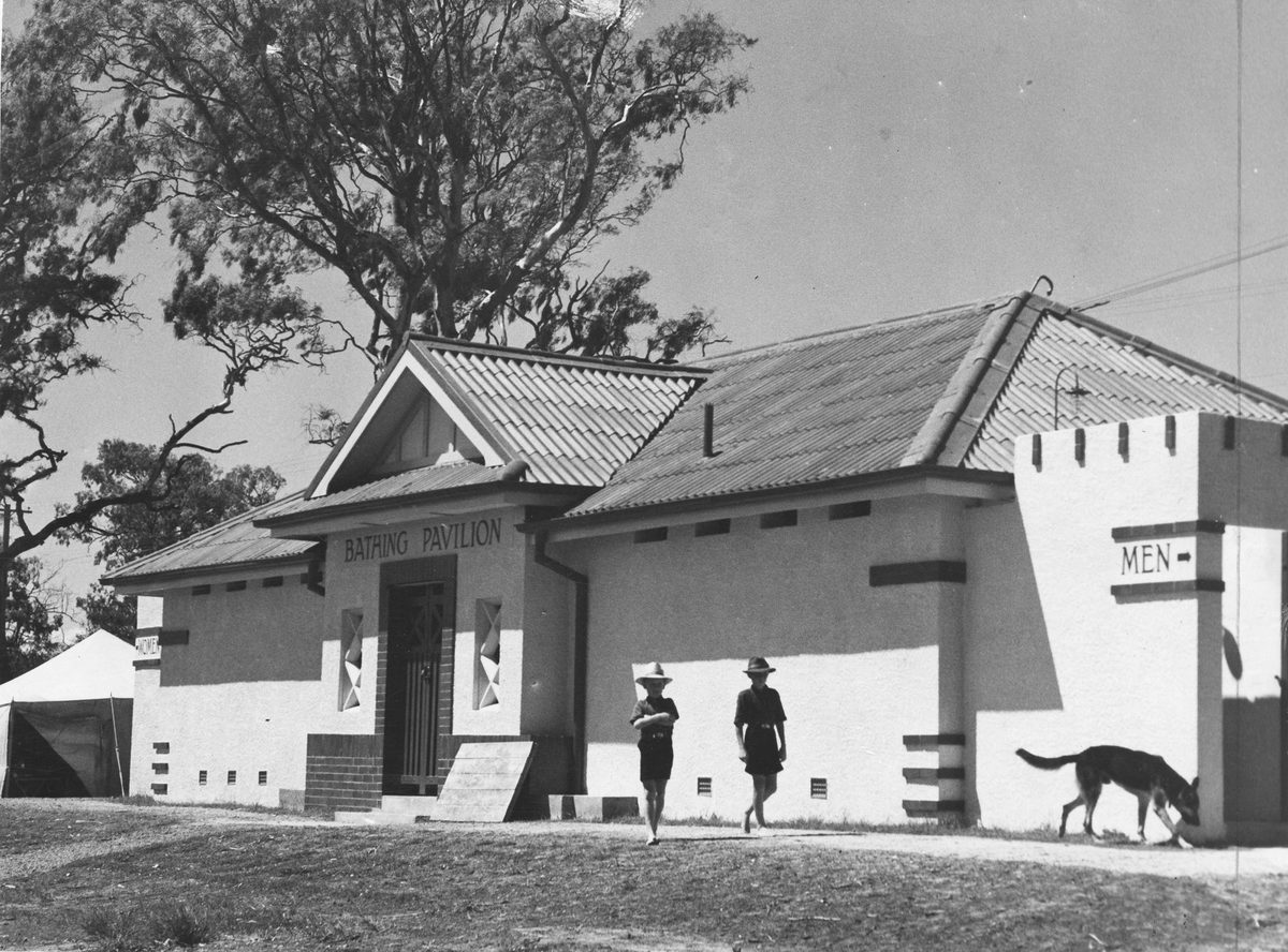 Soldiers singing together at Enoggera Barracks, Brisbane, 1939