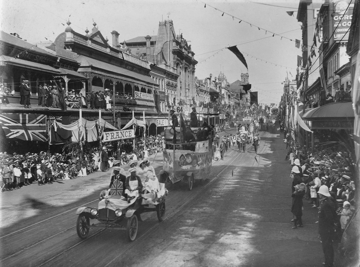Peace Day Procession through the streets of Brisbane, 1919