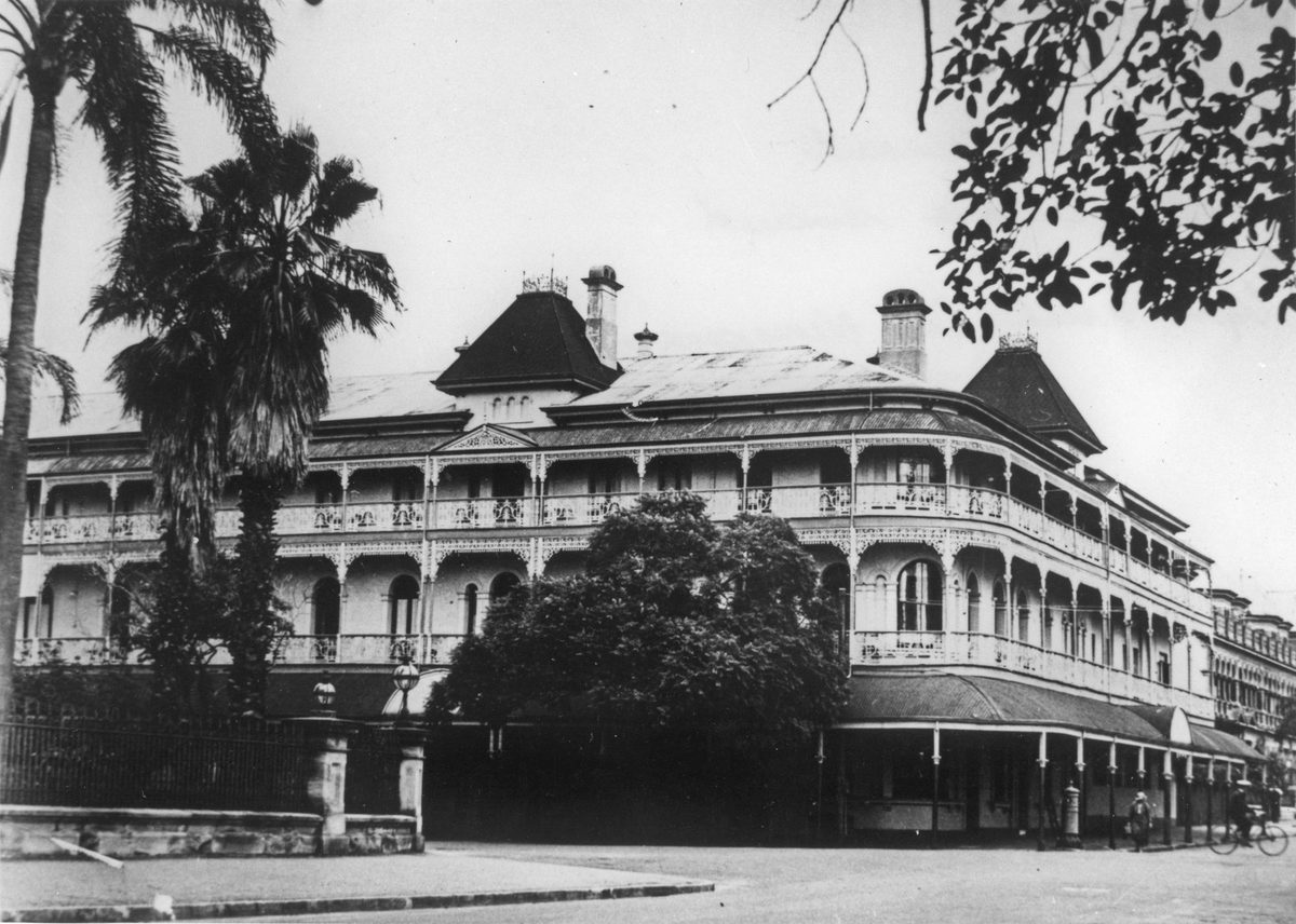 Bellevue Hotel in Brisbane, 1933