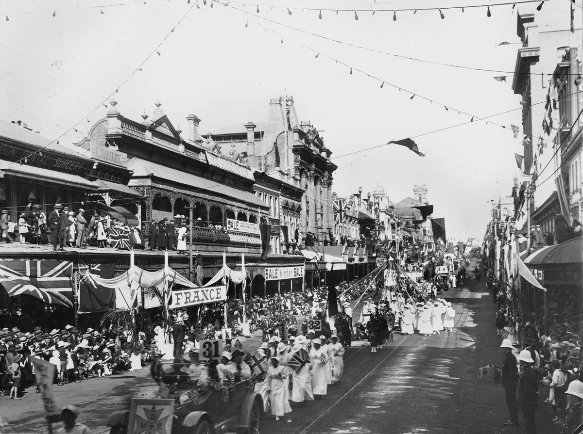 Peace Day parade on Queen Street, Brisbane, 1919