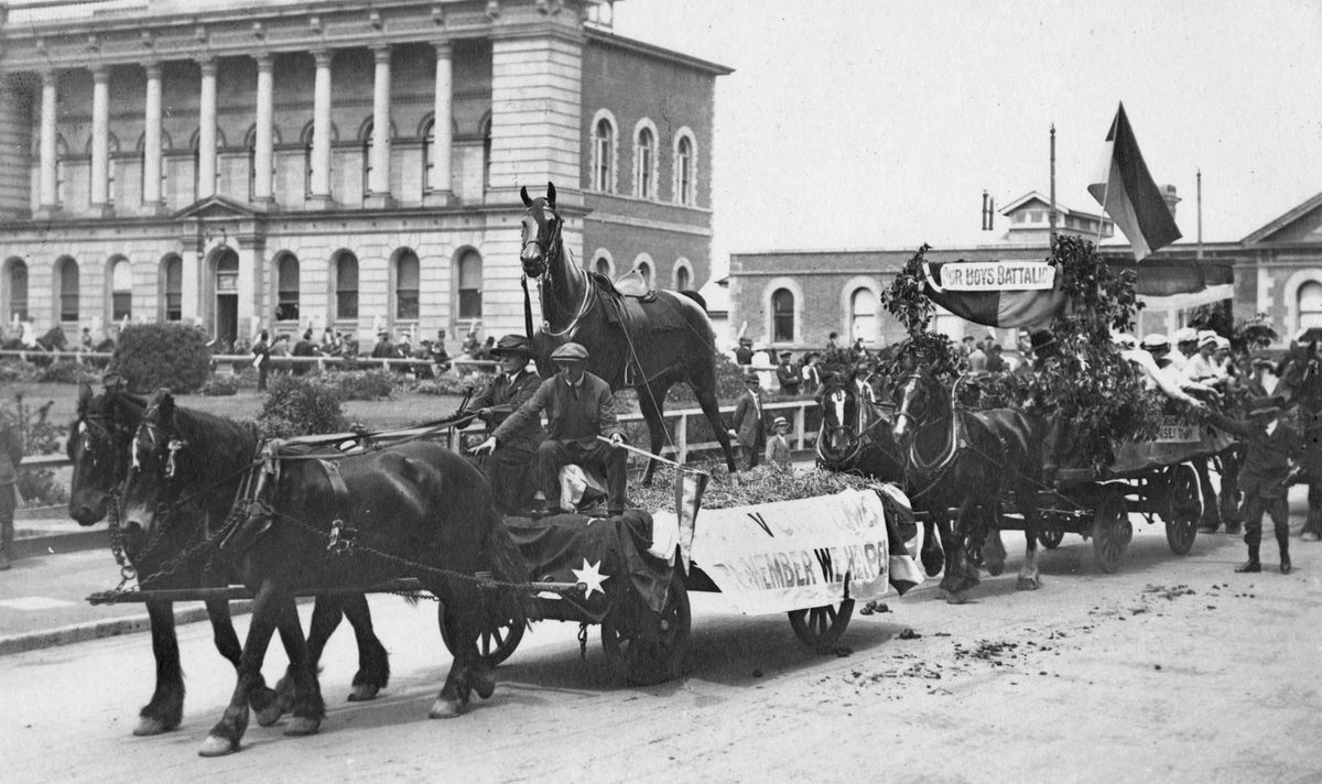 War Horse Day procession in Brisbane, 1918