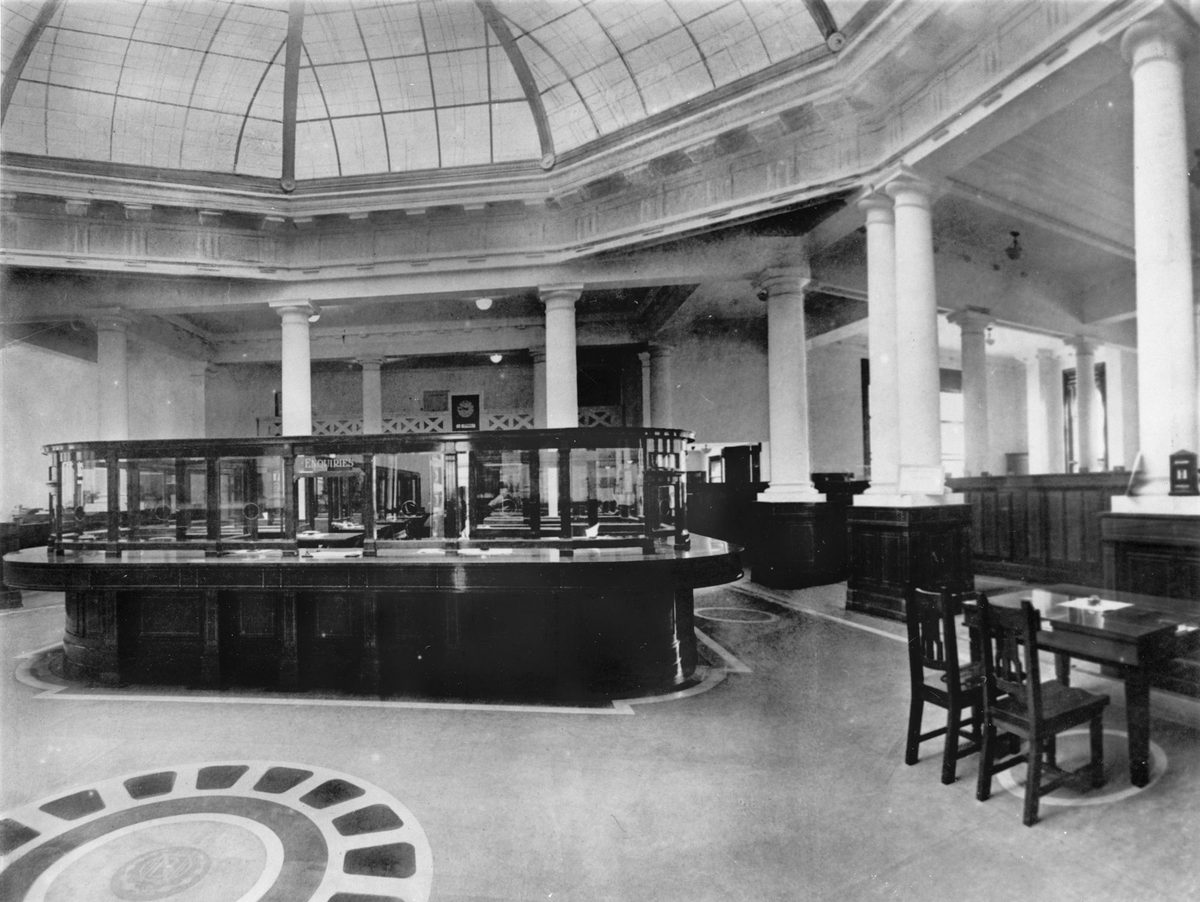 Interior view of the Queensland National Bank, Brisbane, 1922