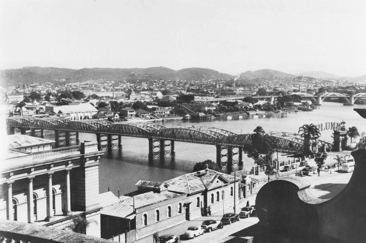 Elevated view looking towards South Brisbane and the Victoria Bridge, 1939