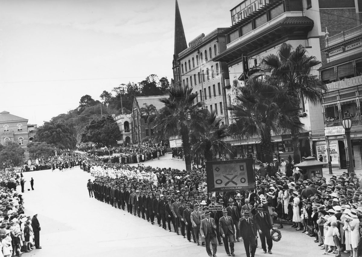 Soldiers march towards Albert Square on Anzac Day, Brisbane, 1937