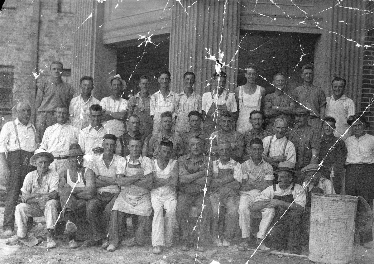 Construction workers on the site of the Royal Women's Hospital, Brisbane, 1937