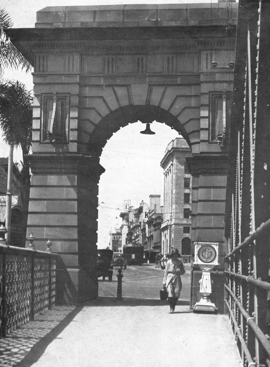 Looking through the archway on Victoria Bridge towards Queen Street, Brisbane, 1931