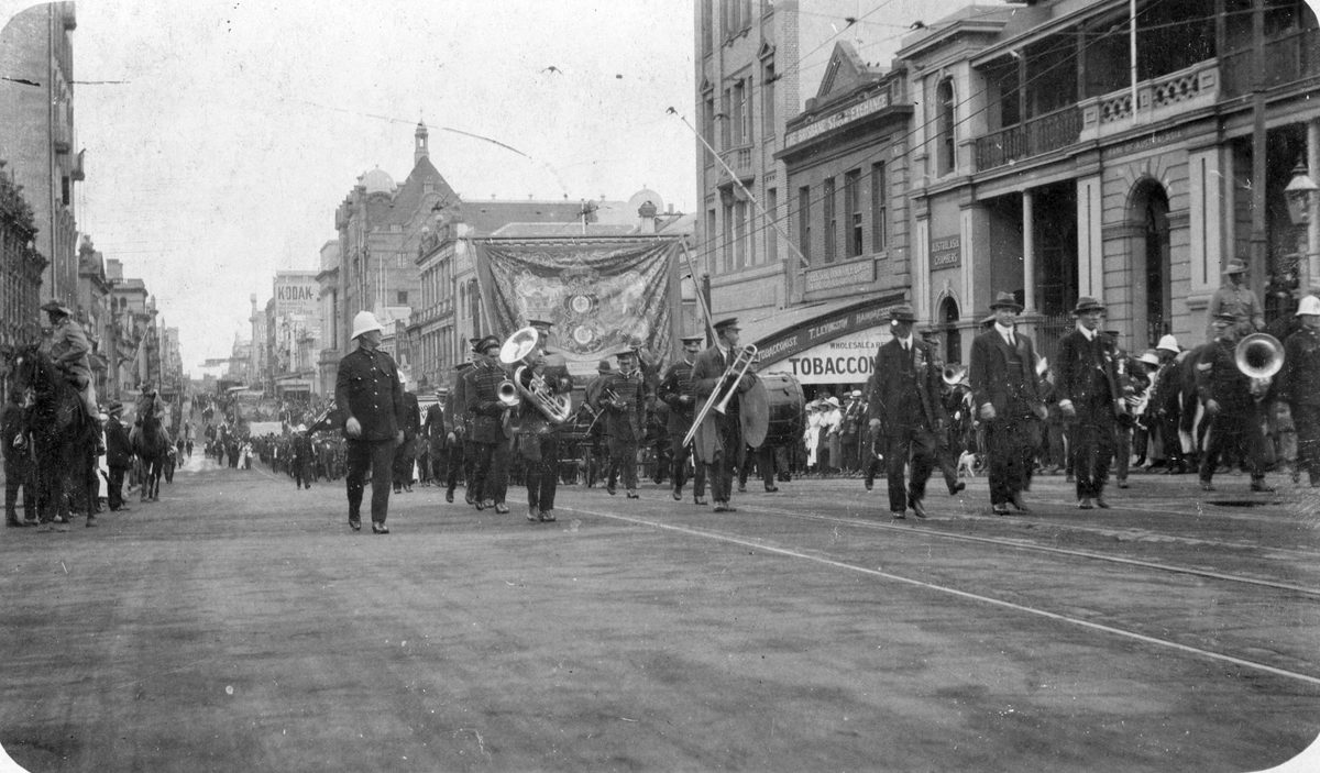 Eight Hour Day procession on Queen Street, Brisbane, 1919