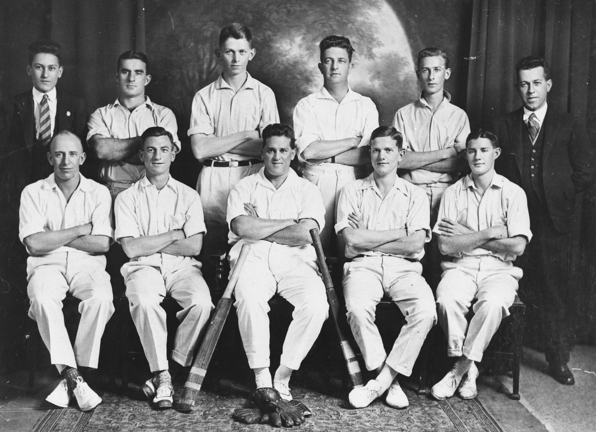 Commonwealth Bank cricketers posing for a team photograph, 1931