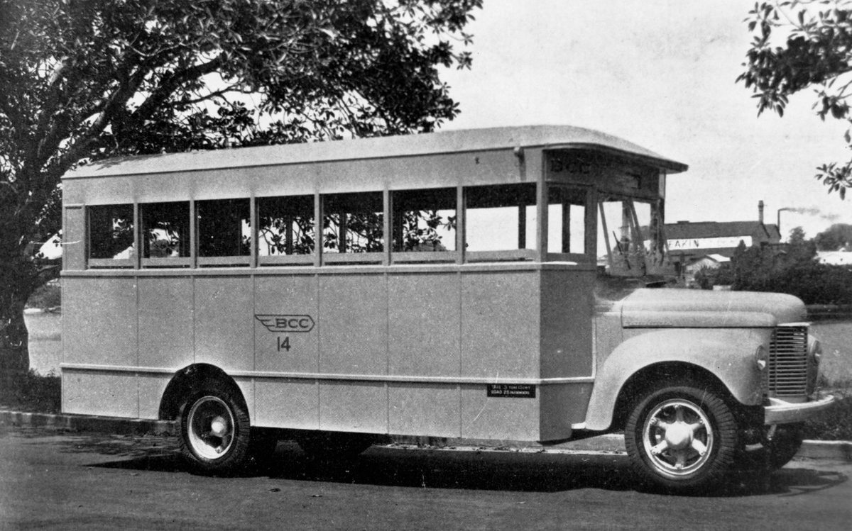 International K series bus, Brisbane, 1943