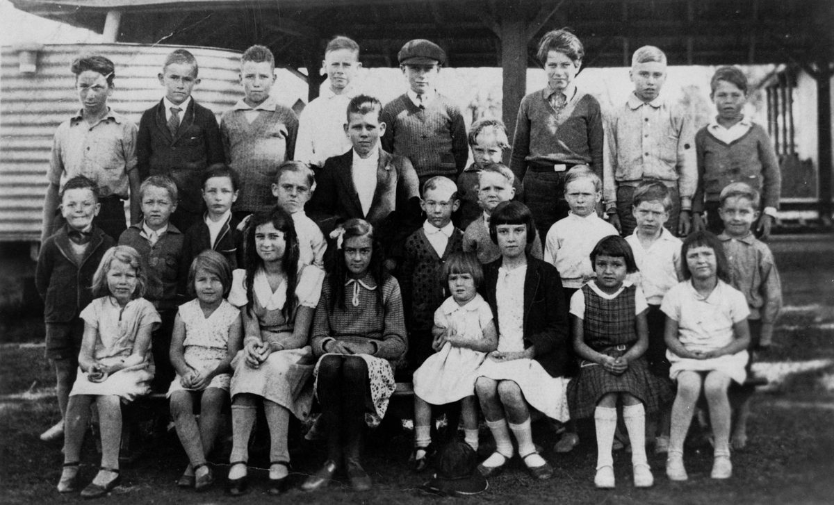 Students of the Belmont State School, Brisbane, 1934