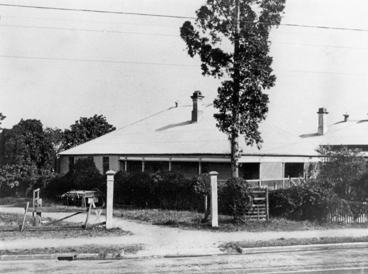 Rocky Bank, residence of J. D. Campbell, New Farm, 1915