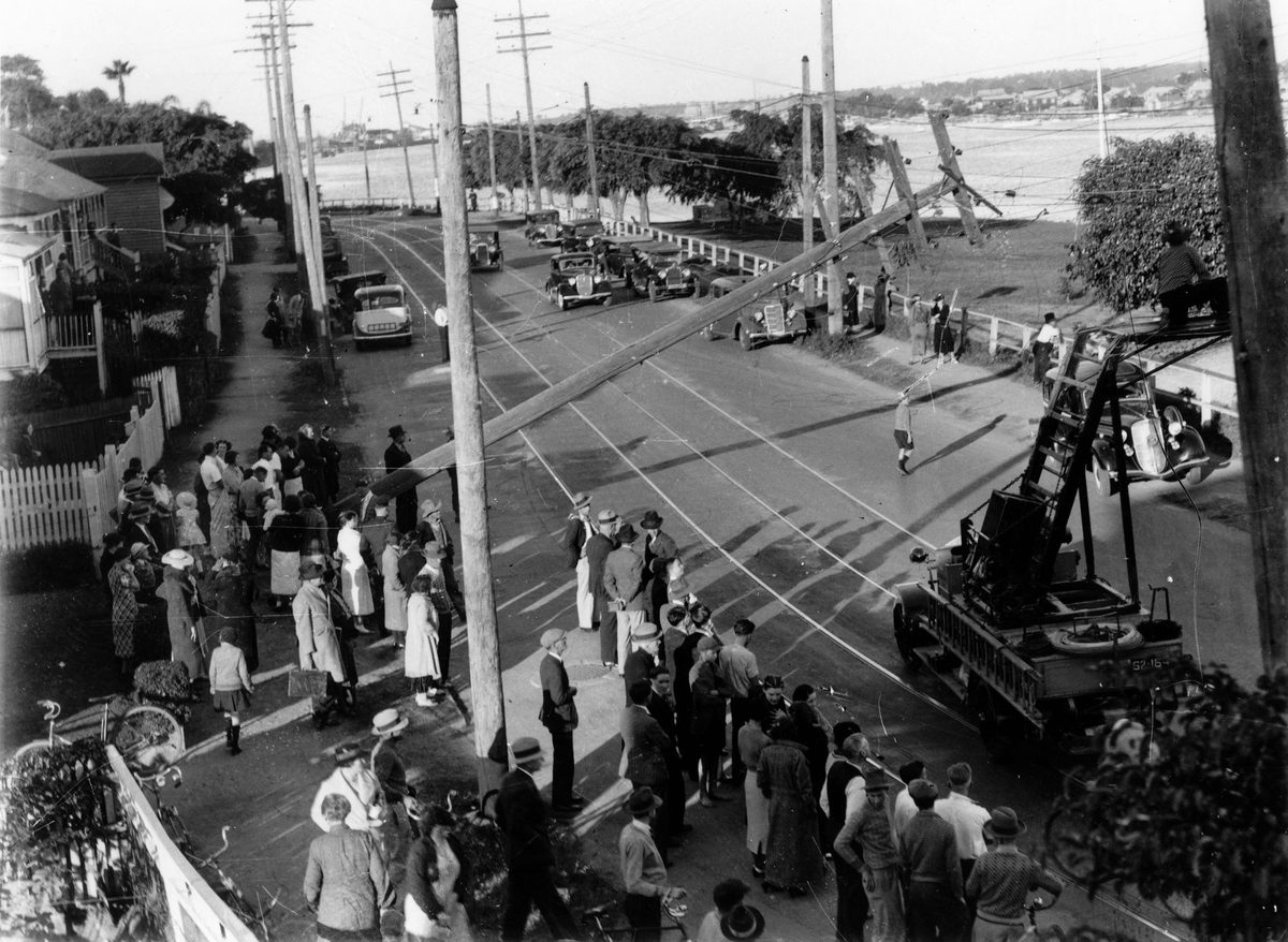 Road accident on Kingsford Smith Drive at Hamilton, 1935